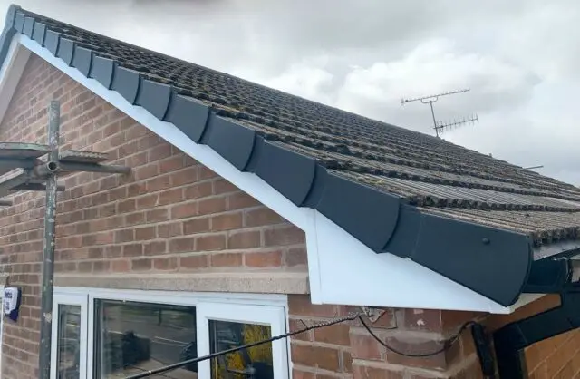 Nice little fascia job completed this week!

#teamurban #fascia #soffit #dryverge #ridge #roof #roofer #building #constuction #team #roofers #rooferssheffield #sheffield #new #newroof #house #yorkshire #uk